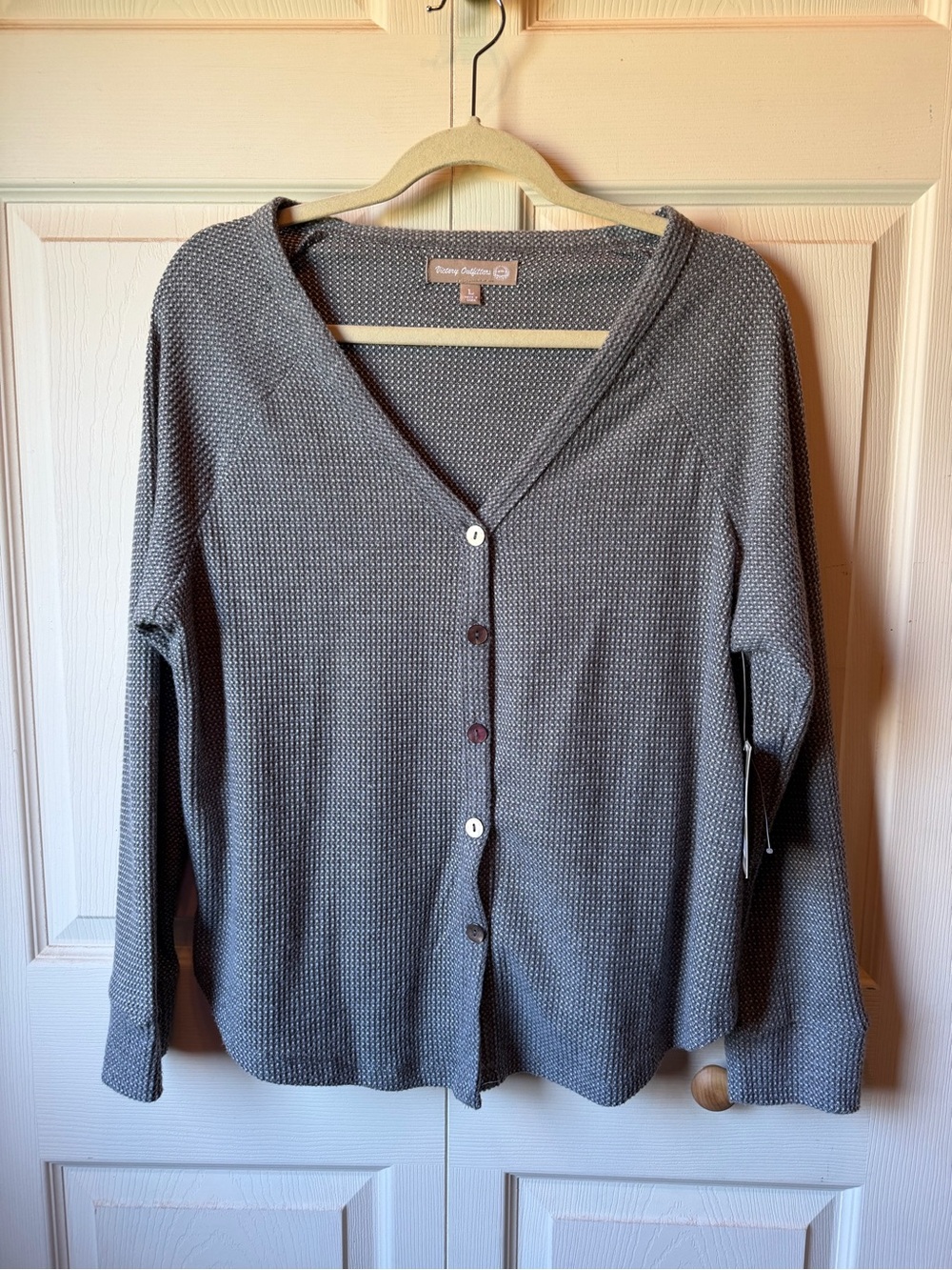 NWT Victory Outfitters Women’s Waffle-Knit Button-Front Shirt in Grey
